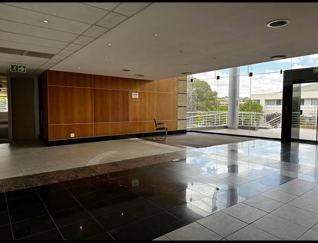 1,202.90M² OFFICE TO LET IN WOODMEAD